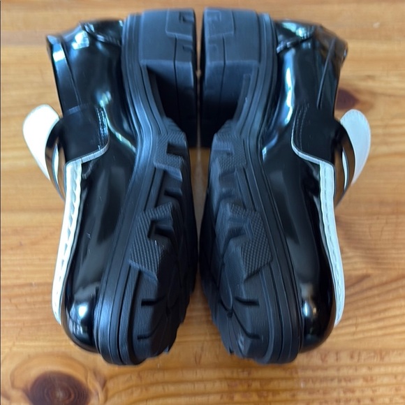 Unisa Black and White Flats with Chunky Sole - Picture 10 of 13